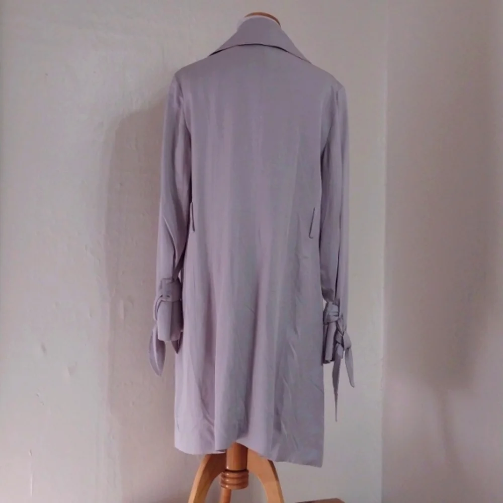 Tahari Gray Wrap Coat Size 6 NWT Missing Belt